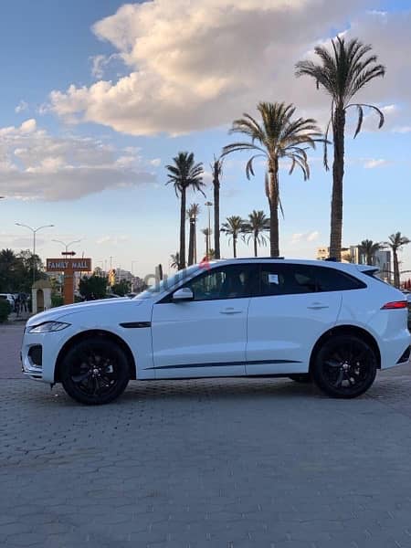 Jaguar  F Pace 2023 13