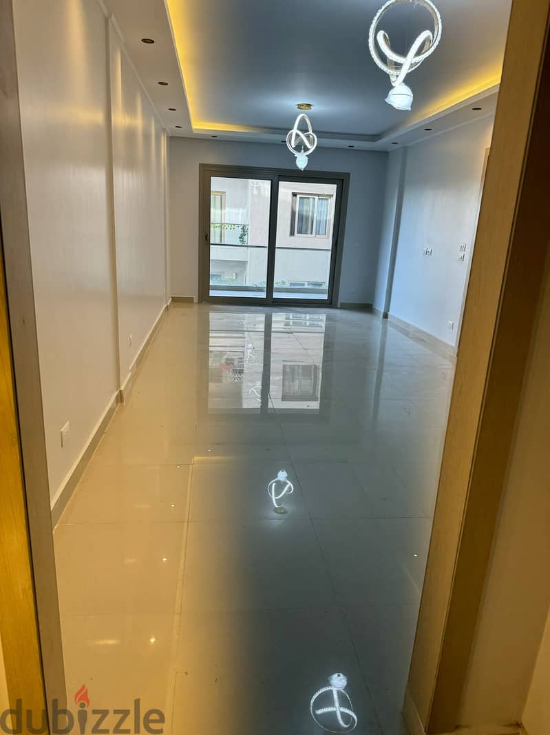 Galleria Compound, Fifth Settlement, New Cairo, 130 sqm apartment, 2 bedrooms (1 master), 2 bathrooms, first floor, prime location, fully finished, su 0