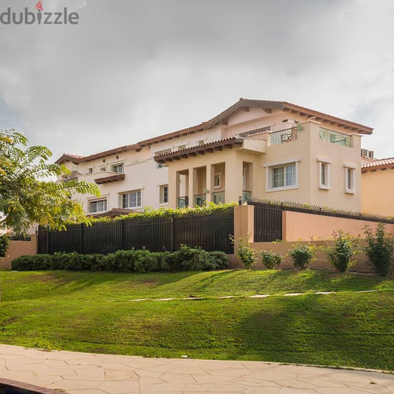 Villa for sale in a very special location on the landscape, in installments, in Hyde Park Compound, Fifth Settlement 3