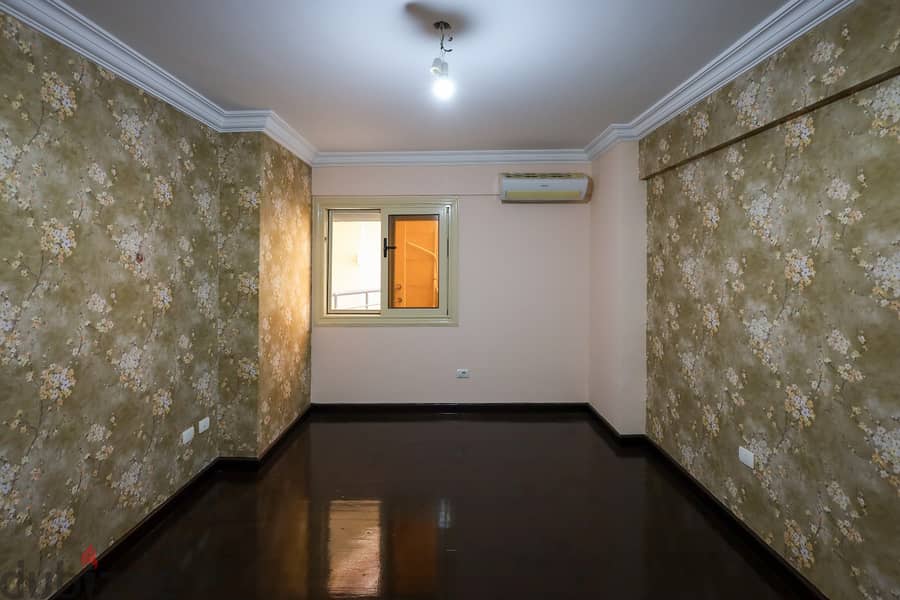 شقة للبيع في كفر عبده بجوار ميدان سانت جيني 210 متر 7