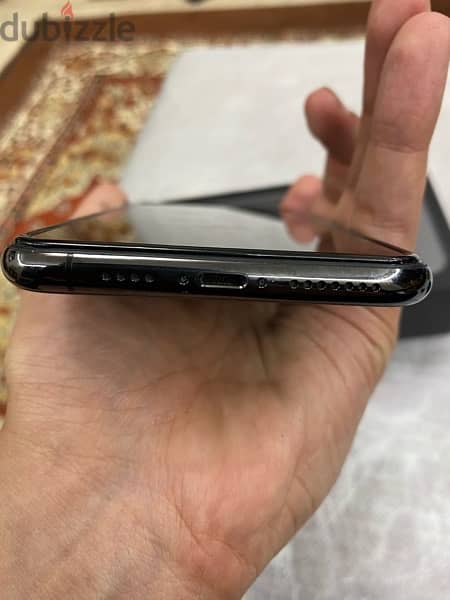 iphone 11pro max used like new 6