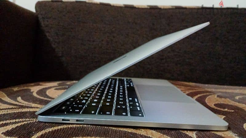 Macbook pro 2019-i5-8Gb-256ssd Touch par 10