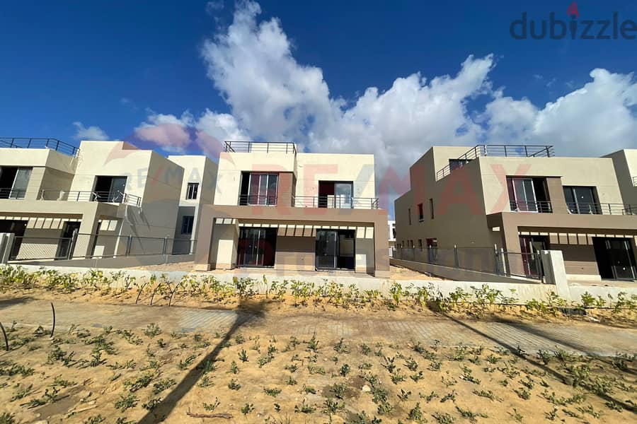 Own a townhouse corner at the old price in the heart of Palm Hills 10
