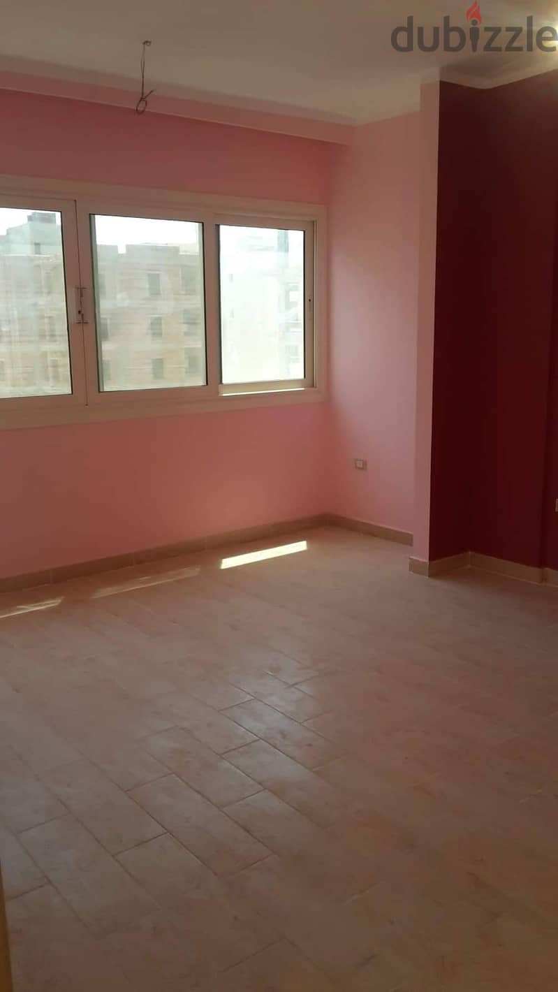 Apartment for sale in the southern lotus settlement near  From the 90th, Sodic Compound, Platinum Club, Banque Misr Club, Agora Mall, Maxim Mall, 4