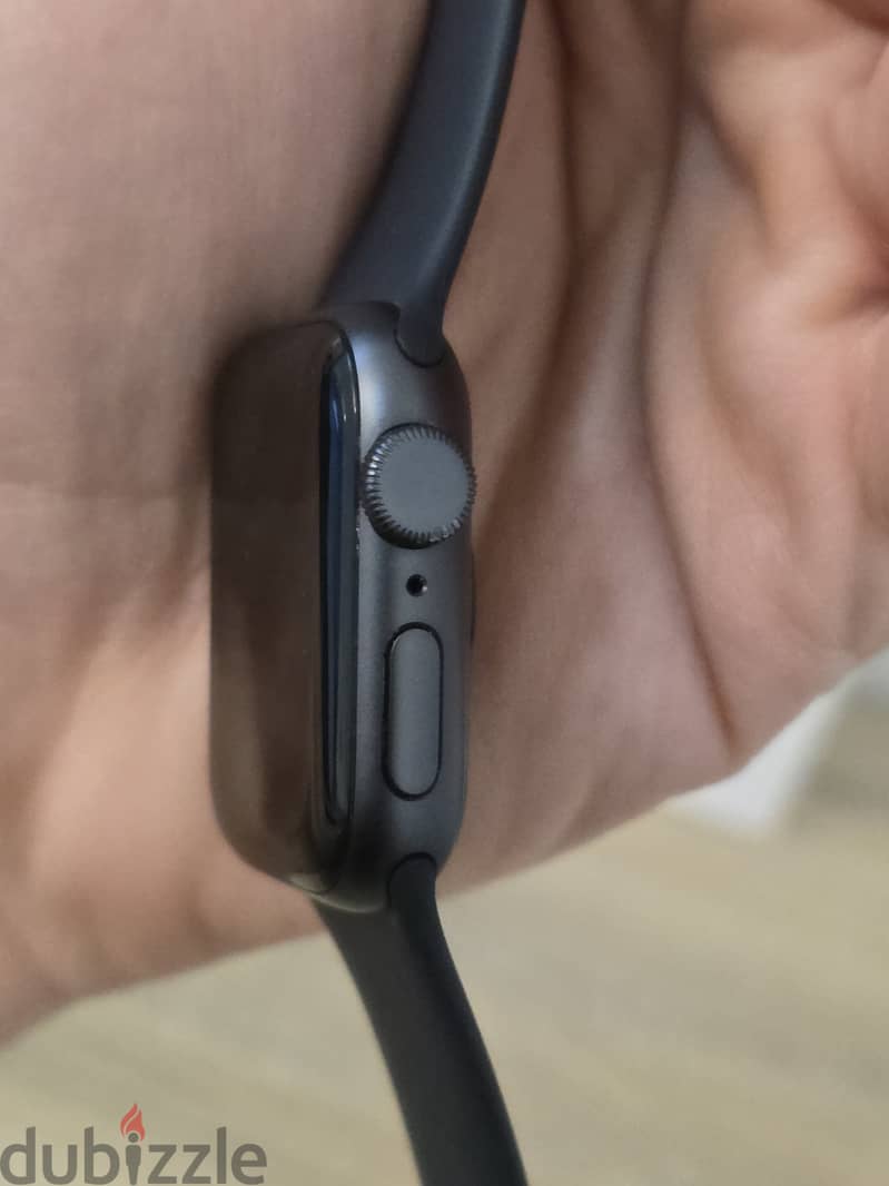 Apple Watch SE 40mm (2022) -Original charging cable & strap -2 straps 2