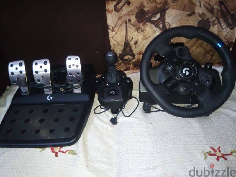 G920/G29
Racing wheel for Xbox, PlayStation and PC 1