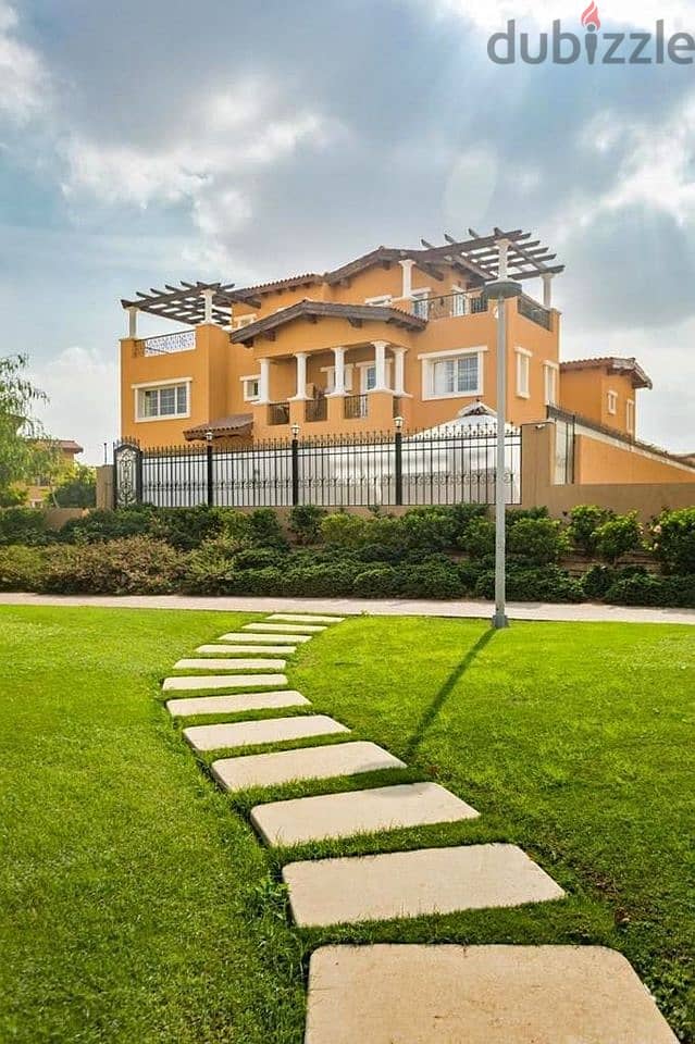 Palace for sale in Hyde Park compound 0