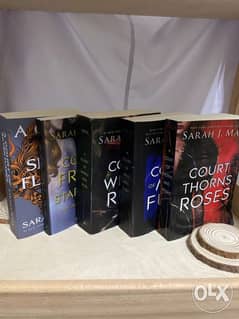 A court of thorns and roses series 0