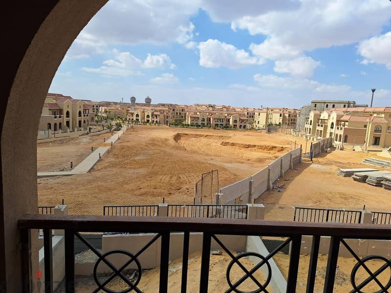 Townhouse for sale in Maadi Compound, Pami's View in the Compound, immediate delivery of 300m 24