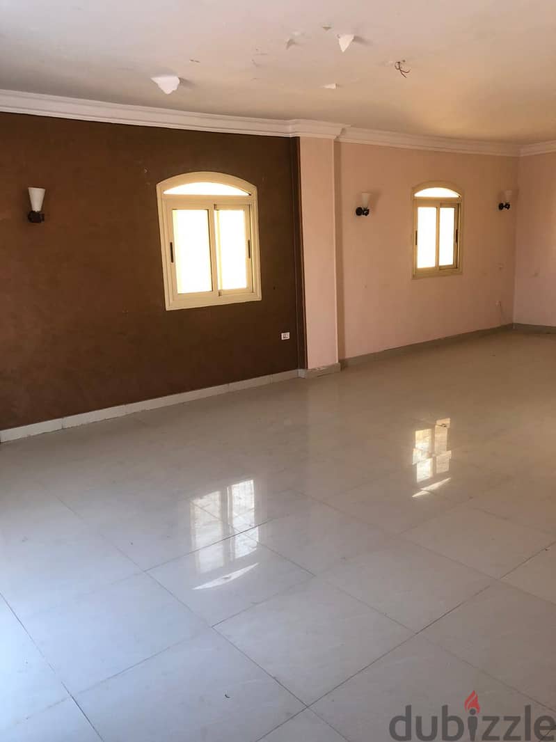 Apartment for sale with kitchen, south of the academy, near the 90th, Petrosport Club, and Air Force Hospital  Super deluxe finishing 1