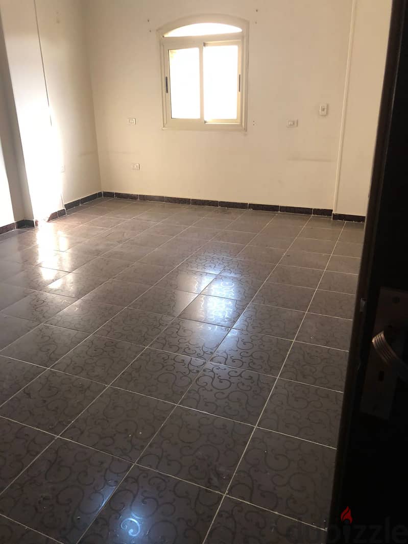 Apartment for sale with kitchen, south of the academy, near the 90th, Petrosport Club, and Air Force Hospital  Super deluxe finishing 8