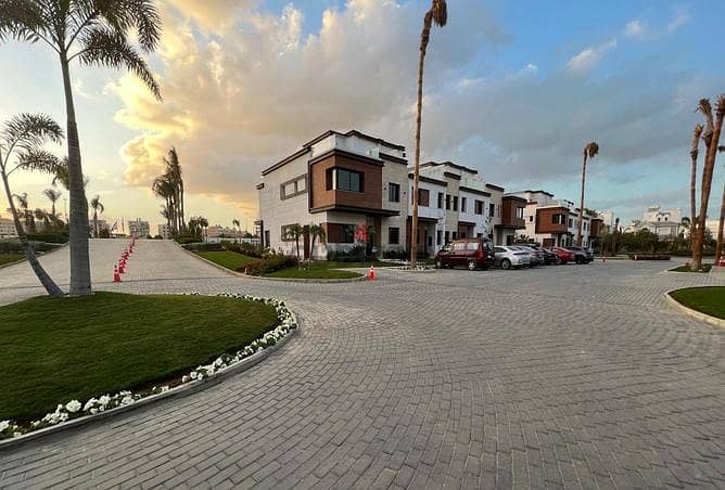 Resale Town House Villa Ready To Move 4 Bedrooms Prime Location Installments Over 2028 Azzar 2 Fifth Settlement By REEDY Group 4