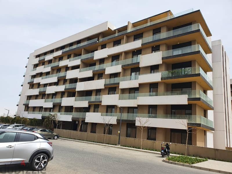 Apartment 235 m 4 rooms in modern style, immediate receipt with finishing at the highest level, next to the International Medical Center in El Shorouk 1