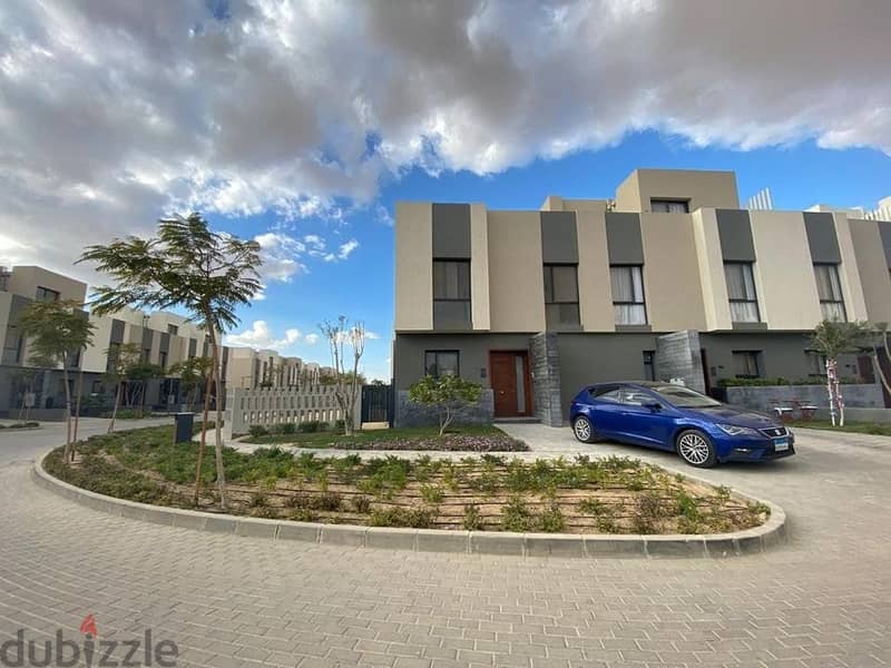 Apartment 235 m 4 rooms in modern style, immediate receipt with finishing at the highest level, next to the International Medical Center in El Shorouk 9