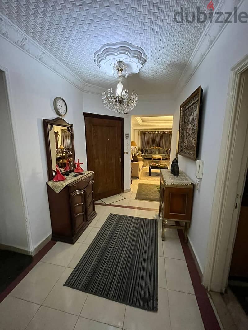 Apartment for sale in the Second District near Fatima Sharbatly Mosque, Gamal Abdel Nasser Axis, and Talaat Harb Axis  Finishing: Super Lux 2