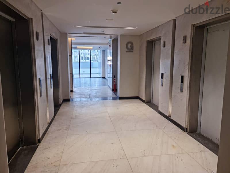 for sale office 165 square meters,  ready to move in Hyde Park, with a monthly rent of 60,000 for five years, 5