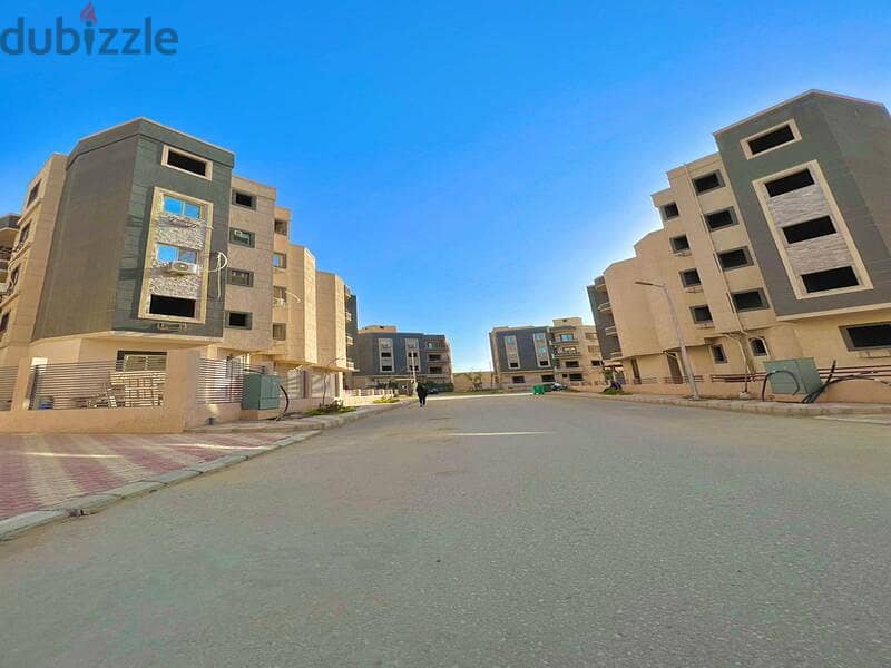 aparttment for sale in very prime loction 3