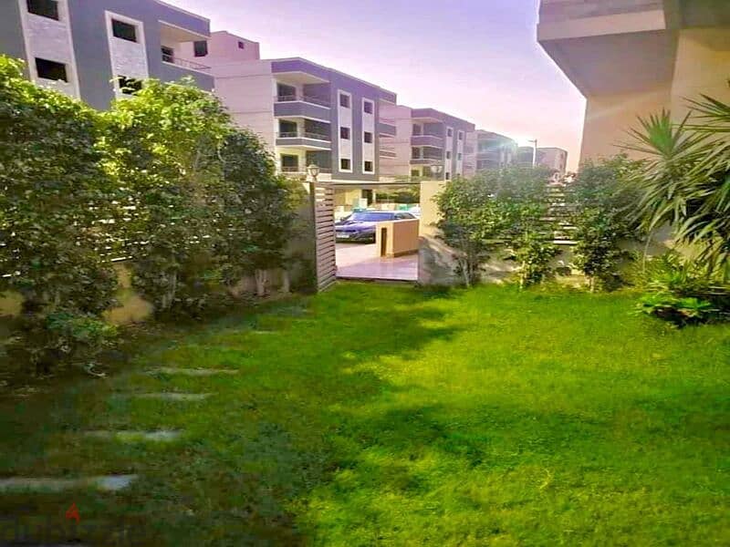 aparttment for sale in very prime loction 9