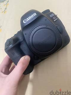 Canon EOS 5D Mark IV ( Body Only )