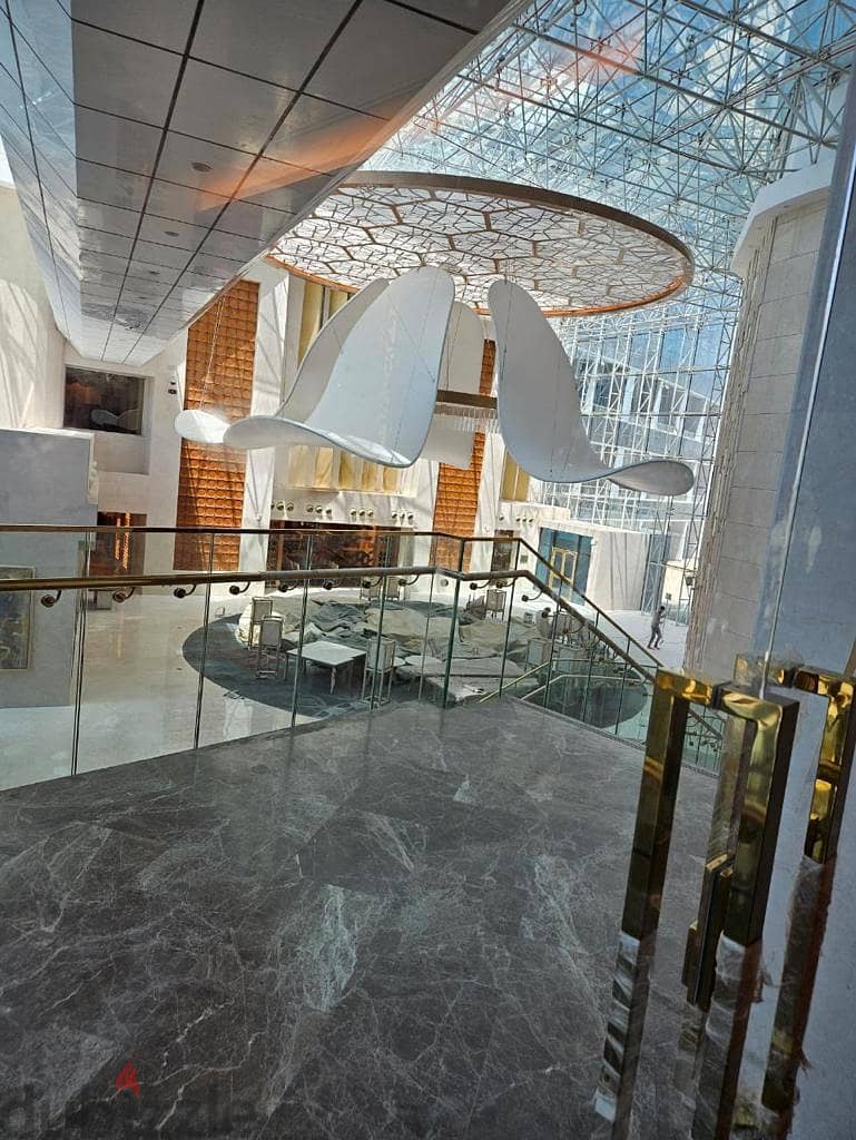 شقة سمارت 415م للبيع إستلام فوري Hilton services أمام النيل أمام جزيرة الذهب في أبراج نايل تاورز Nile Towers 9
