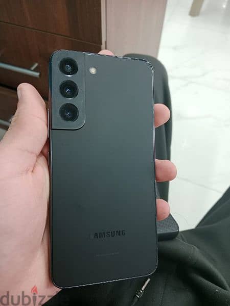 Samsung s22 
256G
8+8 1