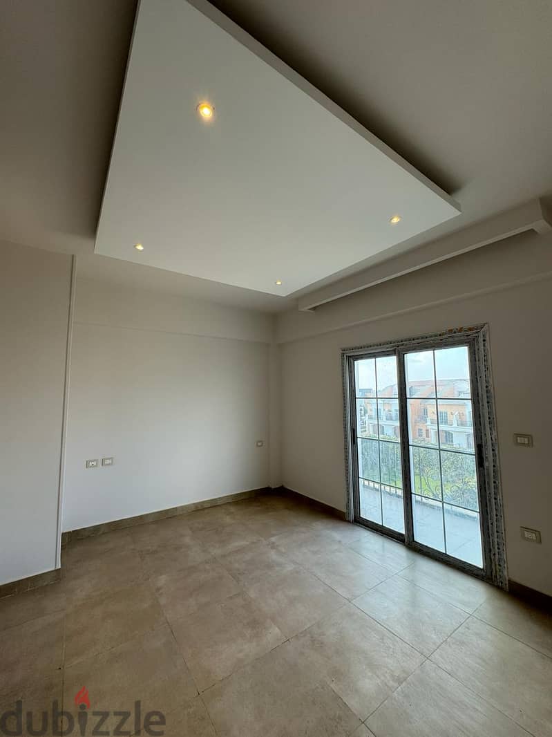 For rent, firstuse townhouse with kitchen and ac’s ultra super lux, prime location in Layan Compound, New Cairo 2
