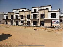 Town house middle for sale at Azzar 2     Land : 190 m net area     Bua: 225 m net area 1