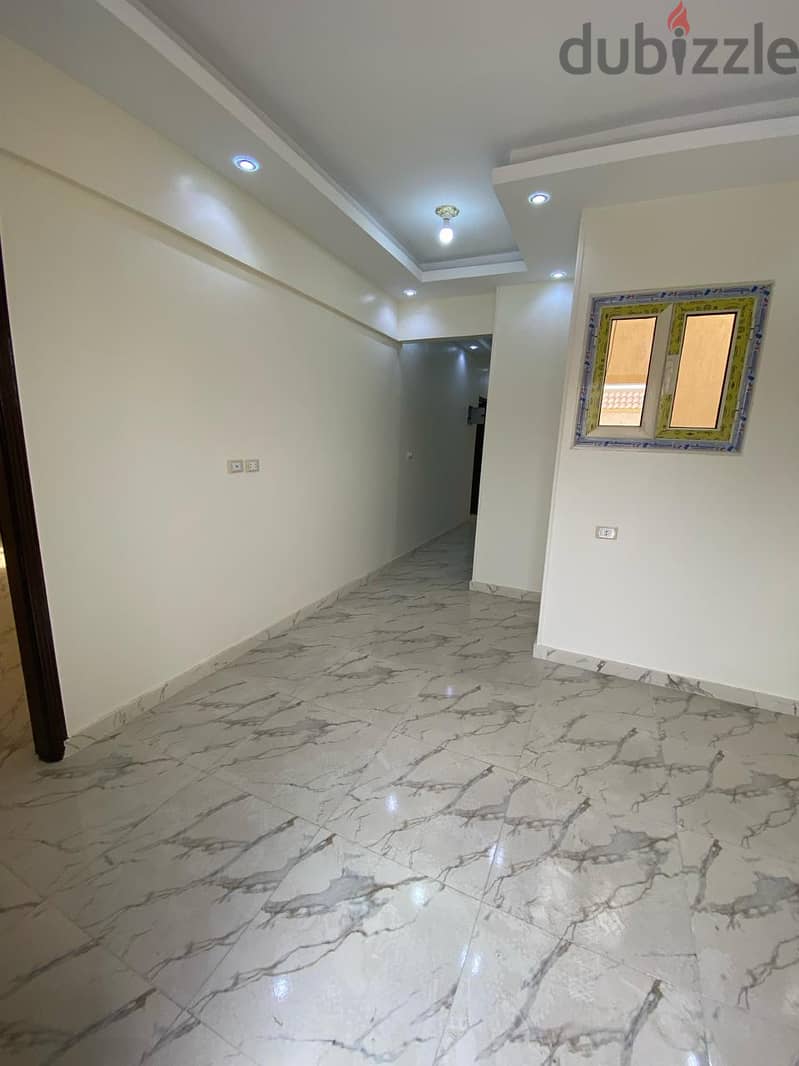 Roof for rent, administrative or residential, in the Ninth District, Sheikh Zayed 1
