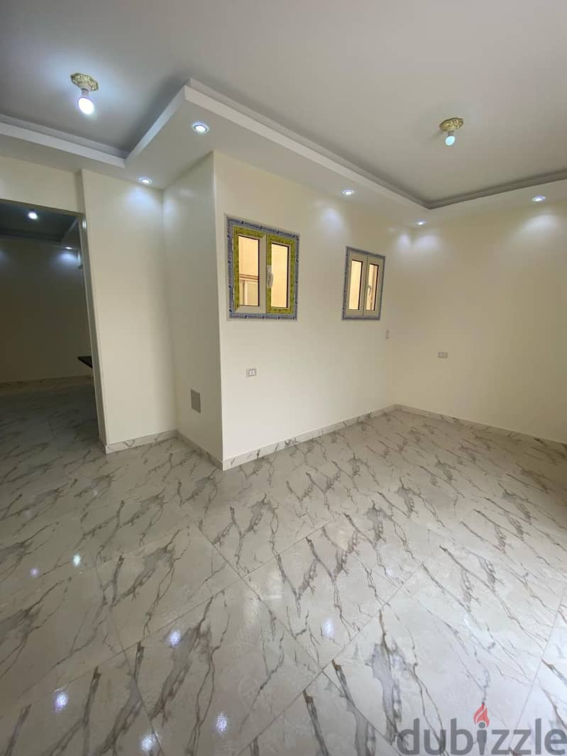 Roof for rent, administrative or residential, in the Ninth District, Sheikh Zayed 4