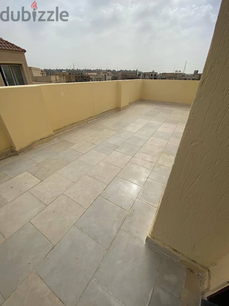 Roof for rent, administrative or residential, in the Ninth District, Sheikh Zayed 10