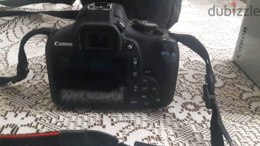 Canon EOS D2000 4