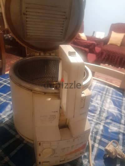 قلاية زيت كهربائية مولينيكس مستعملة استعمال خفيف بحالة جيدة