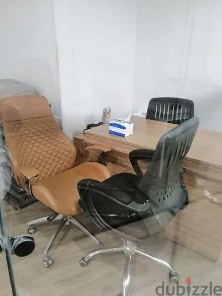 office furniture for sale.  اساس مكتبي للبيع مستعمل سنه واحده 1