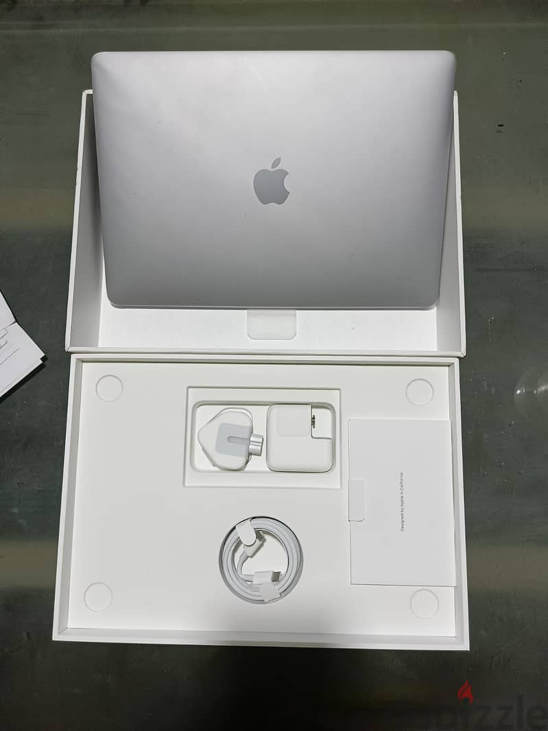 MacBook air M1 Chip لم يستخدم نهائيا 1
