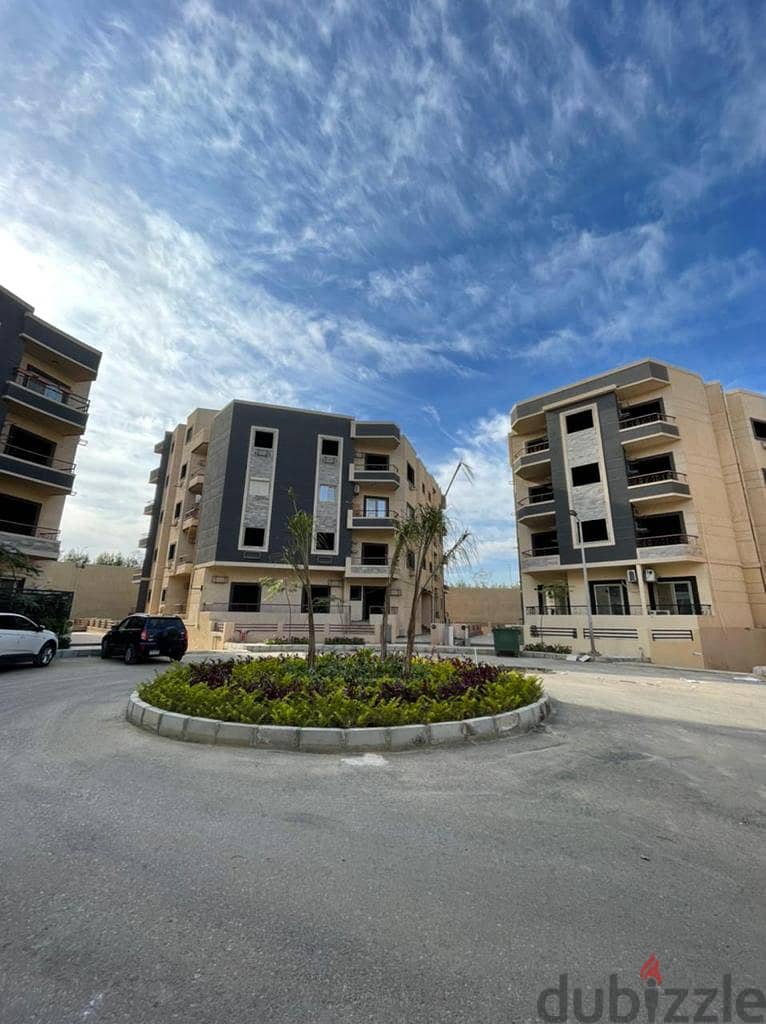 شقة 140م جاهزة للسكن في منطقة المستثمرين الجنوبية بجوار AUC (نص تشطيب) مقدم 2,370,000 جنيه 3