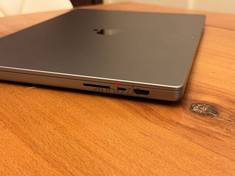 MacBook Pro M1 Pro 16 inch 1TB Arabic Keyboard 1