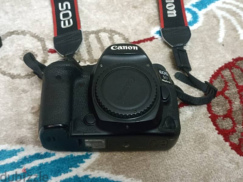 للبيع كاميرا 5D مارك 4 استخدام نظيف اوووي 5