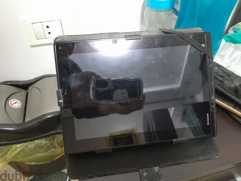 تابلت كبير لينوفو مش شغال يستخدم كقطع غيار شاشه كبيره 0