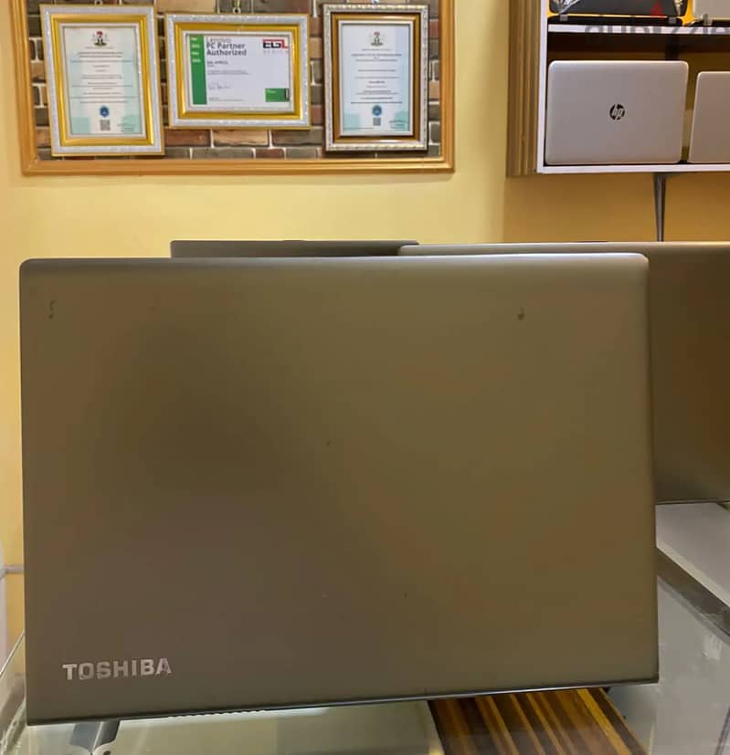 Toshiba PORTEGE Z30-C ( i5 -6th )لاب توب 2