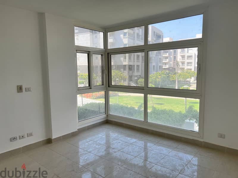 Apartment for sale in Madinaty B10, immediate receipt, open view, wide garden,140m 10