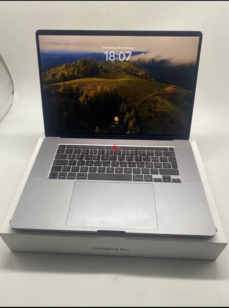 MacBook Pro i7 2019 16 inch  Ram16 gb hard drive 512 ssd 3