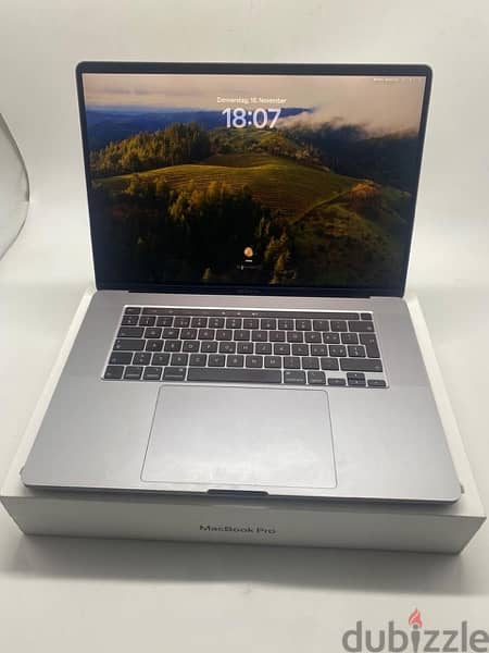 MacBook Pro i7 2019 16 inch  Ram16 gb hard drive 512 ssd 10
