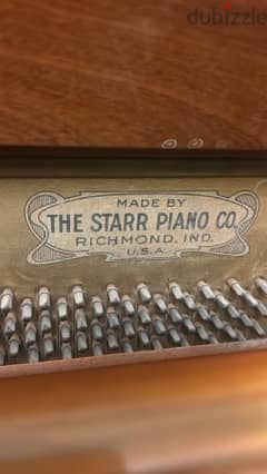 wooden American piano 0