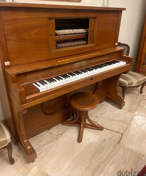 wooden American piano 1