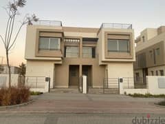 Townhouse villa for sale with installments in Palm Hills new cairo Compound, Fifth Settlement 0
