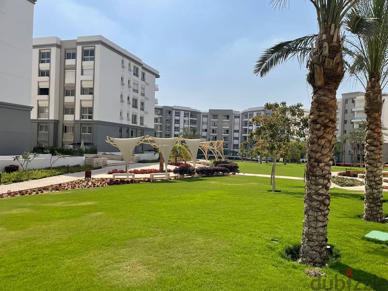 apartment for sale  hyde park new cairo | installments | prime location 3