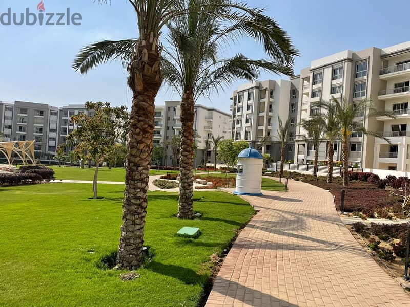apartment for sale  hyde park new cairo | installments | prime location 8