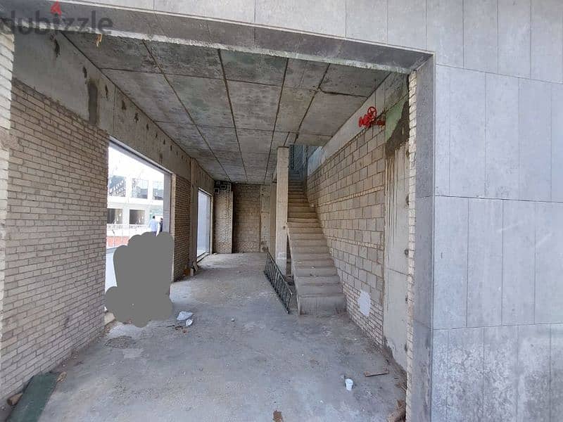 Duplex shop for rent 226M Gamal Abdel Nasser Axis - 3rd Settlement /محل دوبلكس للإيجار موقع مميز - محور جمال عبدالناصر 3