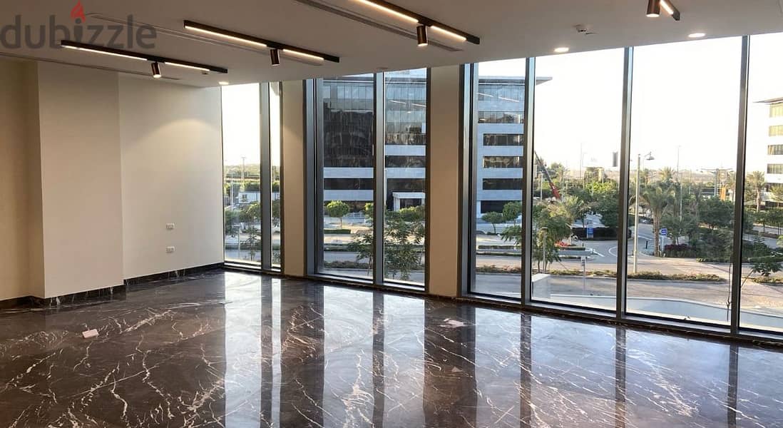 Office for Rent 96m a prime location in CFC /مكتب إداري للإيجار 96 م في كايرو فيستيفال سيتي 1
