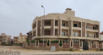 شقة للايجار 245 متر بفيلا في منطقة امتداد غرب الجولف التجمع الخامس gharb golf new cairo